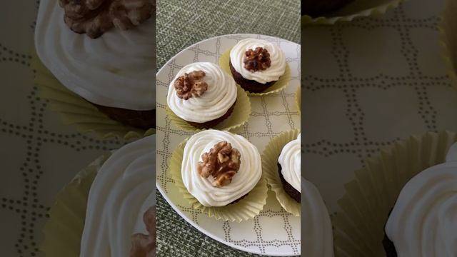 Морковные капкейки с грецким орехом смотреть онлайн