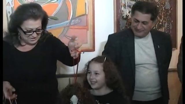 Ester Asatryan (Munetik lratvakan) смотреть онлайн