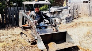 Гусеничный мини погрузчик Уборка территории.