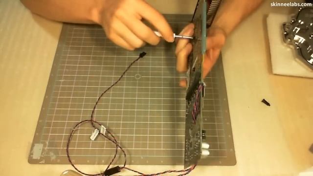 Skinnee Labs - EK GTX480 Block Installation смотреть онлайн