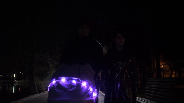 Вечерняя прогулка с подсветкой на детской коляске смотреть онлайн