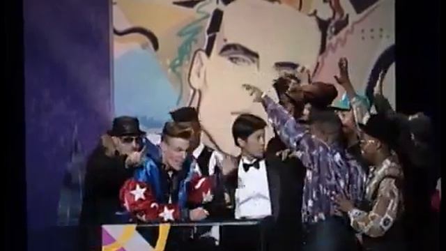 Vanilla Ice Wins Favorite Rap new Artist AMA 1991 смотреть онлайн