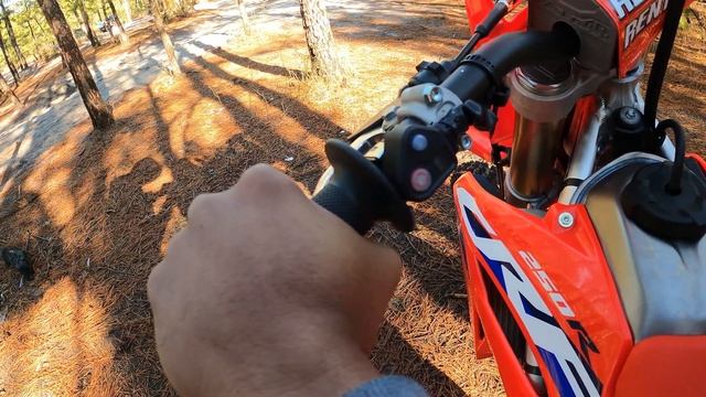 8,199 dollars Honda CRF250r 2023 Revisión, especificaciones y diferencias explicadas смотреть онлайн