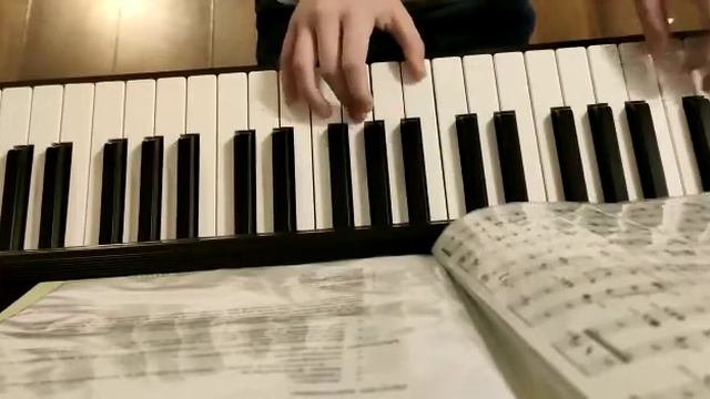 Я ИГРАЮ НА ПИАНИНО!!!!!!!🎹🎹не в первые... смотреть онлайн