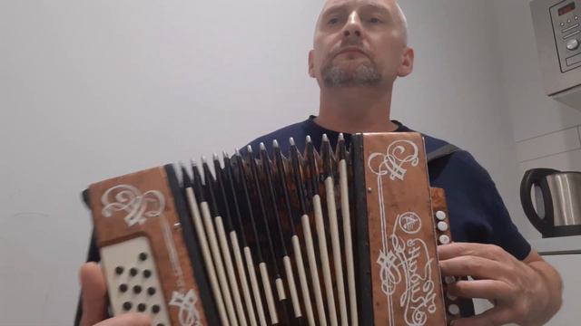 Чом ти не прийшов. На гармошці яка дісталася на спадок від тестя. смотреть онлайн
