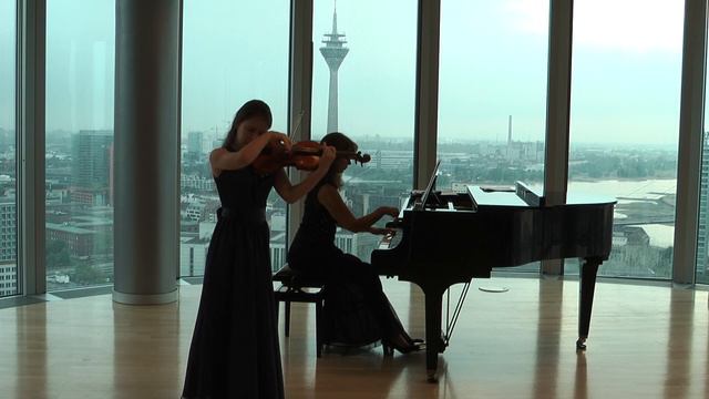 F.Chopin - Nocturne - Sofia Yakovenko / Ludmila Daraselia смотреть онлайн