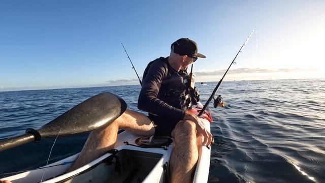Bloody CHAOS!! SIDE BY SIDE Hook Ups!! Offshore Kayak Fishing, Australia! смотреть онлайн