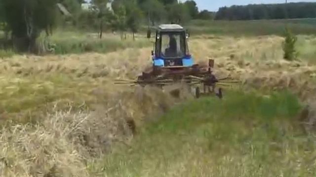 Грабли-ворошилки роторные ГВР-6.avi смотреть онлайн