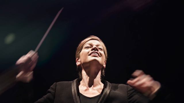 Keri-Lynn Wilson: Shostakovich Symphony No. 1