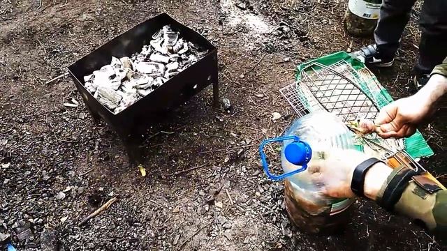 ЛАЙФХАКИ ДЛЯ ШАШЛЫКОВ И ПИКНИКА.Как разжечь древесный уголь.Как мариновать мясо для шашлыка. смотреть онлайн