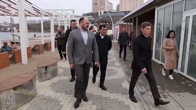 Мэр Шестаков о набережных на Второй речке и дорогах, тротуарах к ним смотреть онлайн