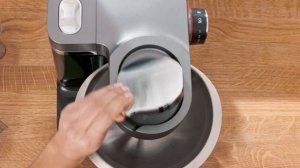 Видео-инструкция: насадка кубикорезка MUZ5CC2 для кухонной машины Bosch MUM Серия 2.