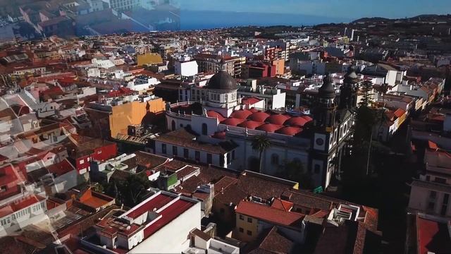 Aerial Views of San Cristobal De La Laguna смотреть онлайн