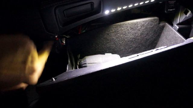 Подсветка емкостей и пространства в ногах смотреть онлайн