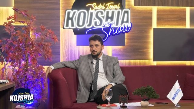 Moderatori godet Drilon Gashin: Pse e rrehe Gruan. Hoxha nuk dihet at nat kush kend e ka rreh! смотреть онлайн