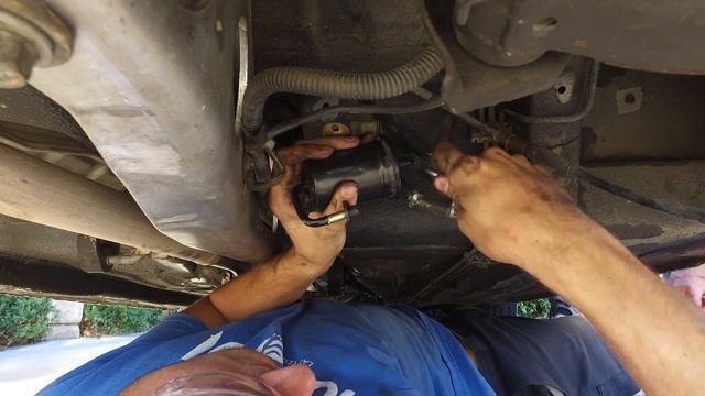 Mazda Miata MX5 NA Fuel Filter Replacement (How To) (4k) смотреть онлайн