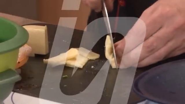 Уха, рыбный рулет с овощами, компот из свеклы. смотреть онлайн