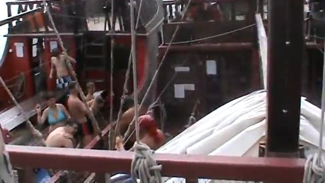 Морской бой на пиратском корабле