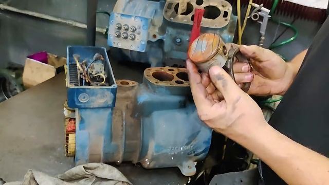 Frascold D3-18Y - Ржавчина, износ гильз, коленвала, ШПГ, втулок, плит смотреть онлайн