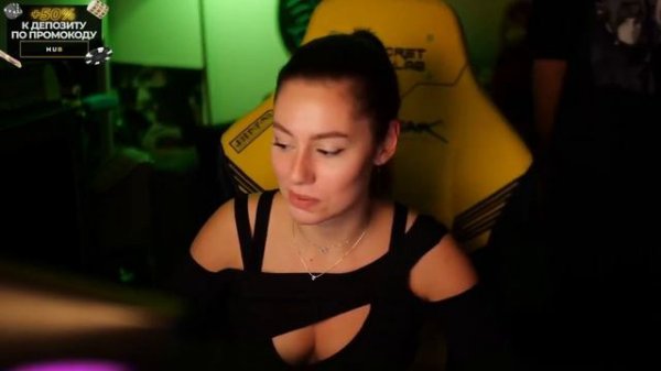 ЭКСАЙЛ ОТЧИТАЛ КАРОЛИНУ ЗА СiСЬКИ