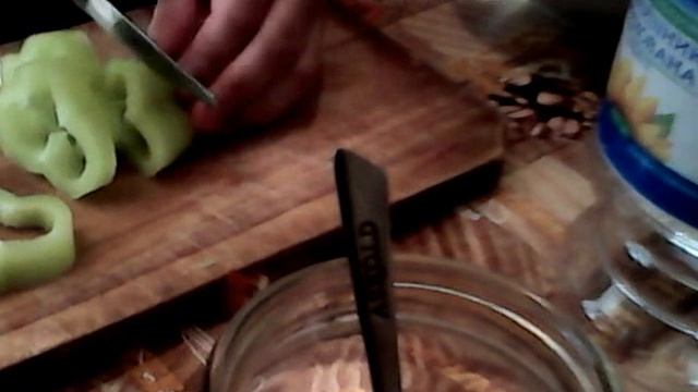 Вкусный летний салат из огурца,помидора,лука и салатного перца \ Никита Животиков смотреть онлайн