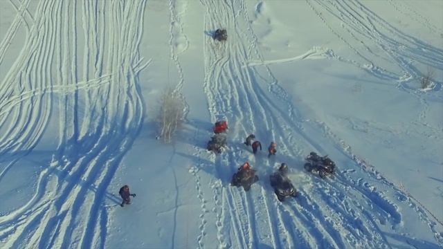 ДЕНЬ ПИНГВИНА - SNOW BATTLE 2 смотреть онлайн