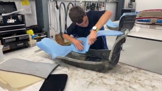 Retrimming Lotus Elise Seats смотреть онлайн