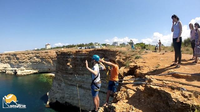 Игорь м. Фиолент прыжки с верёвкой в Крыму с командой Skyline смотреть онлайн