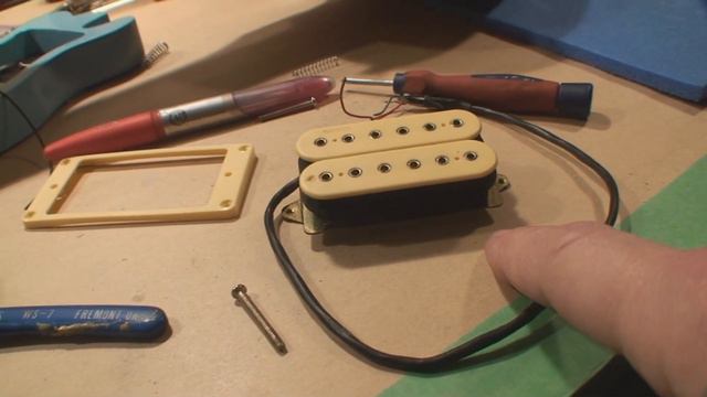 Dillion Les Paul Pickup Swap смотреть онлайн
