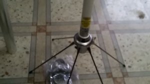 Базовая антенна 5/8 на 144/430 мГц из Китая.