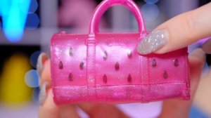 КУКЛА ИЗ МЫЛЬНОЙ ПЕНЫ? 25 СЮРПРИЗОВ Barbie Color Reveal Foam Watermelon: обзор и распаковка