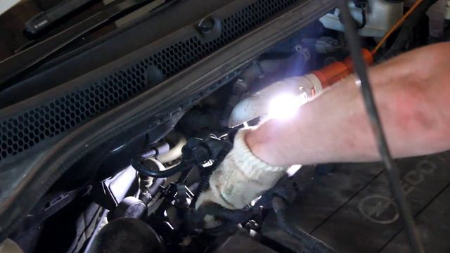 замена топливной форсунки на Opel Astra J одной левой смотреть онлайн