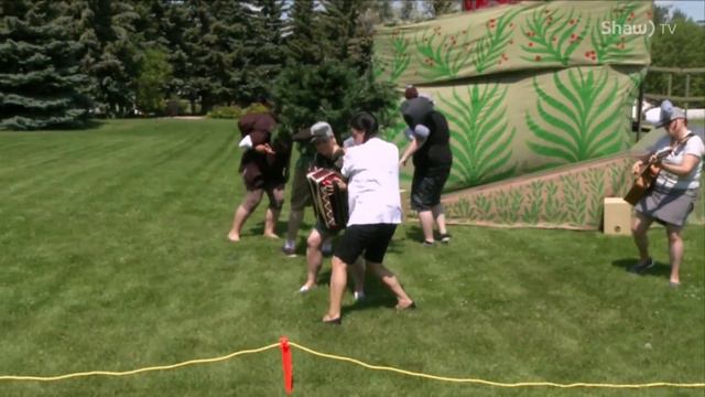 Theatre in the Park - The Woodcutter and the Lion & Earth Diver смотреть онлайн