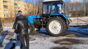 управление трактором с прицепом