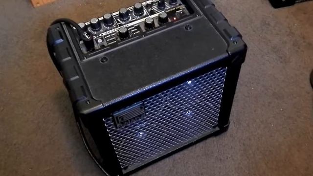 Roland Micro Cube RX demo. Great sounds and lots of features смотреть онлайн