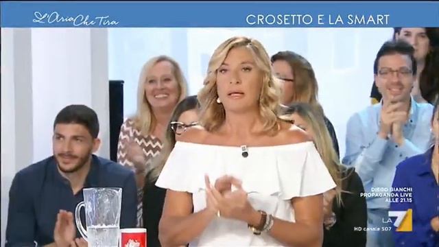 Crosetto e la Smart, rara foto di Emiliano Carli смотреть онлайн