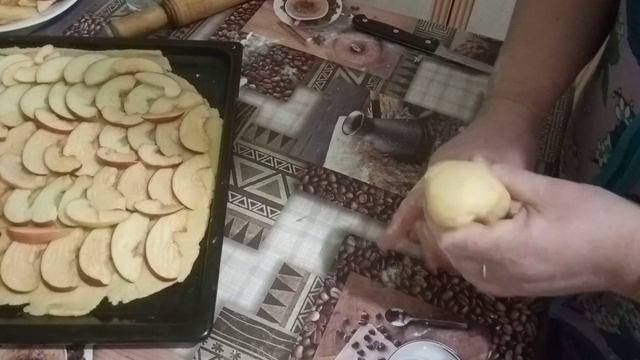 ПИРОГ С ЯБЛОКАМИ на скорую руку// вкусно аппетитно//песочный пирог//благодарю 13 января 2022 г. смотреть онлайн