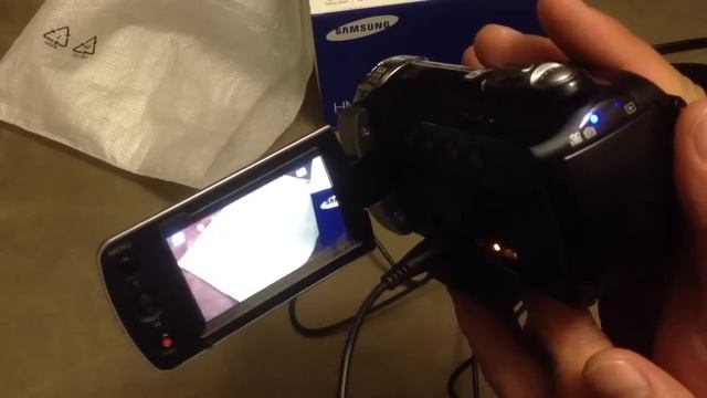 How you know your Samsung HMX-F90 video camera is charging. No external battery charger смотреть онлайн