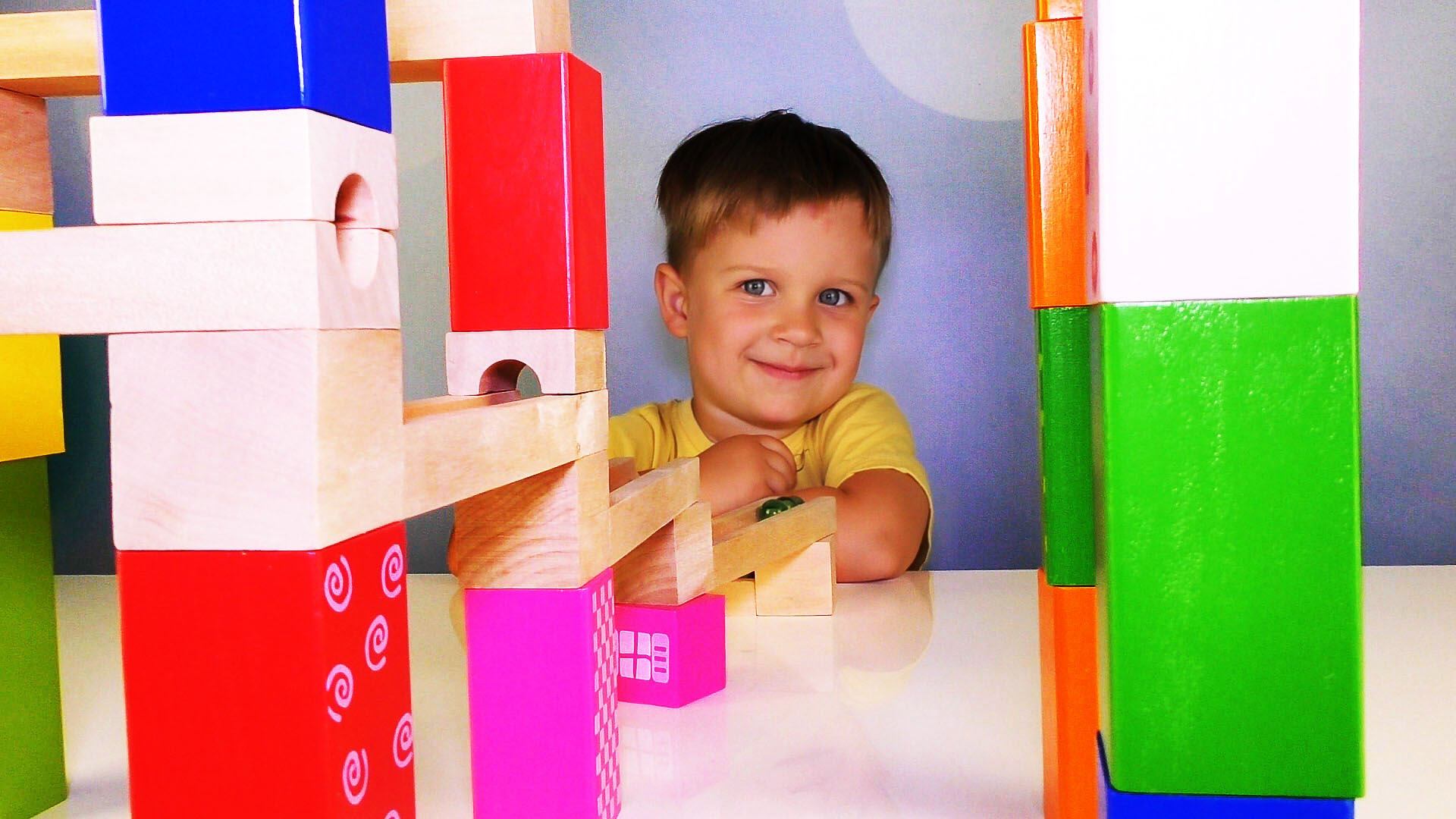 ★ МАРБЛС Любимый КОНСТРУКТОР Ромы Marble Race Slide Marble Run Unboxing Toys Review