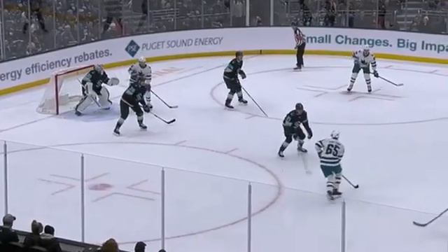 Erik Karlsson is back to doing Erik Karlsson things this season смотреть онлайн