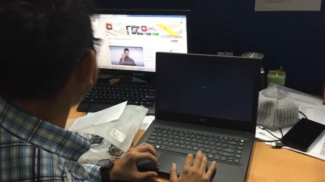 JURAGAN PUJO - UNBOXING ACER TRAVELMATE P2 смотреть онлайн