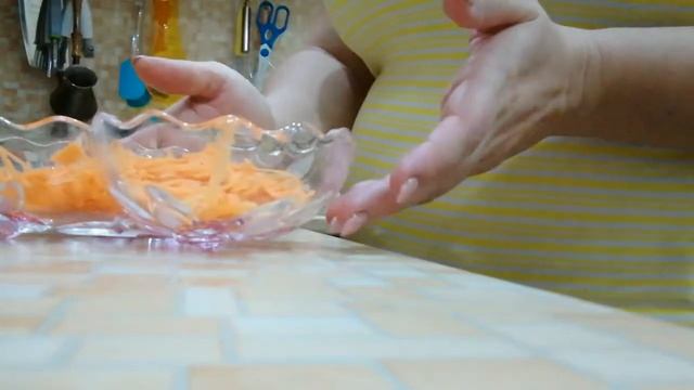 Диетический салат из моркови с орешками. Одни витамины! смотреть онлайн