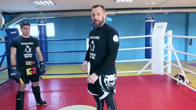 Учимся бить Раундхаус кик (Хай кик) смотреть онлайн