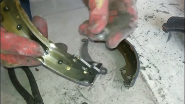 Замена задних тормозных колодок на Лада Калина, Приора, Ваз2114, 2110 смотреть онлайн