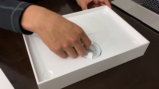 Apple Macbook Air 2019 Unboxing | Classy Laptop | Unknown Unboxers смотреть онлайн