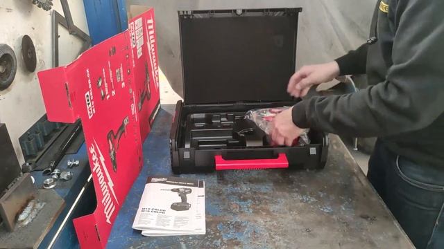 Taladro Milwaukee M18 CBLDD-0X | UNBOXING