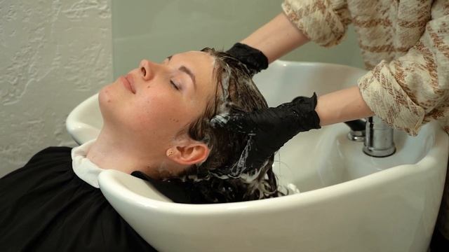 Как правильно мыть голову. Какие ошибки нельзя совершать. Мастер-класс смотреть онлайн