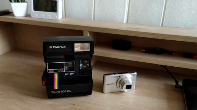 Vintage Camera - Quick Look at the Polaroid Spirit 600 CL смотреть онлайн