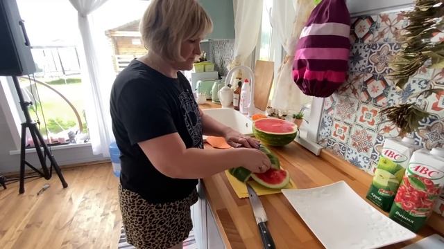 Света ,Веня и Я едем на выходные на дачу.#москвичка #россия #влог #москва #путешествия #дача # смотреть онлайн