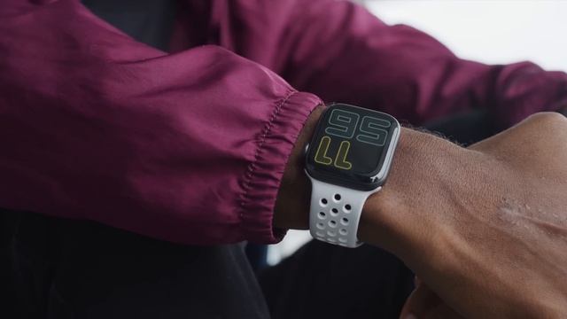 Apple Watch Series 5 Review: One Big Tradeoff! смотреть онлайн